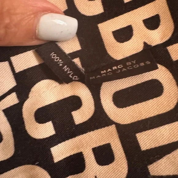 Marc Jacobs Black and Cream Tote Bag - Picture 13 of 13